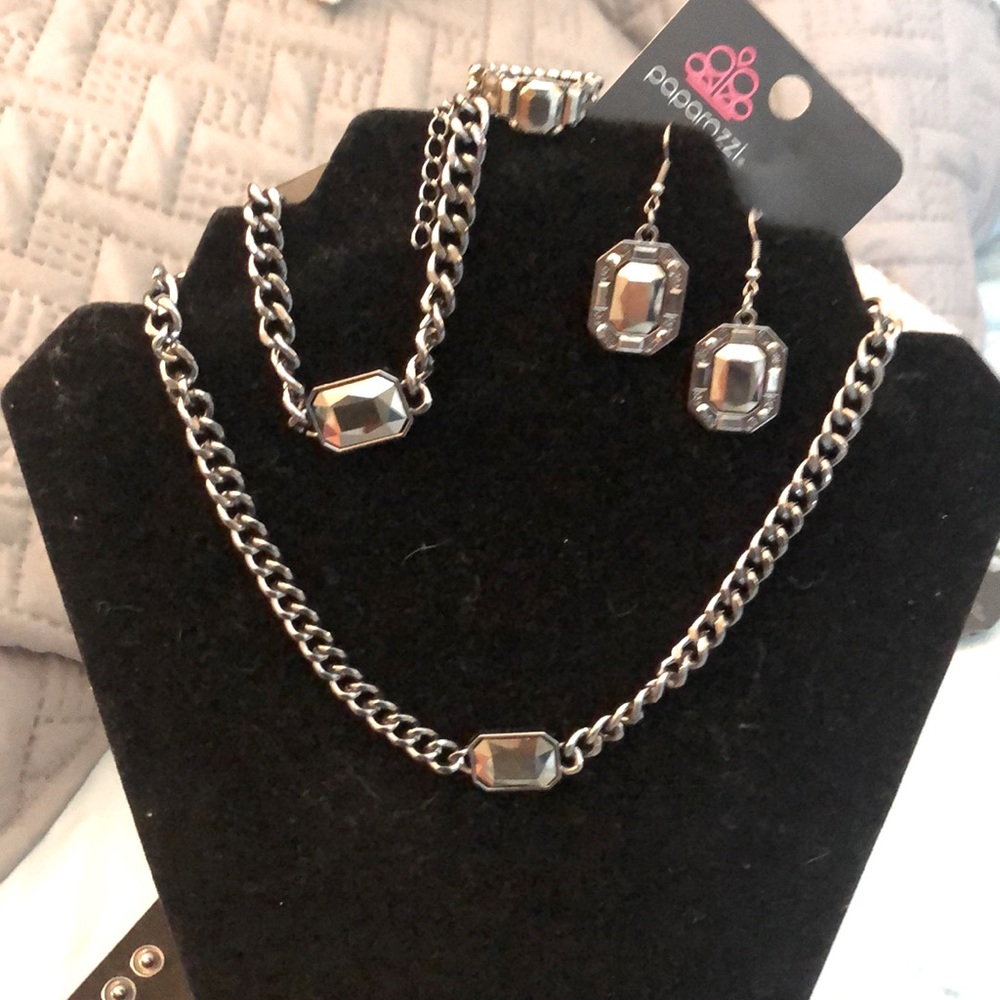 Gorgeous gun metal necklace earrings bracelet Set